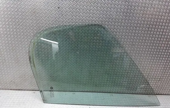 Opel Vivaro Front vent window/glass (coupe) 