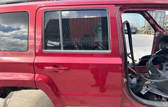 Jeep Patriot Rear door