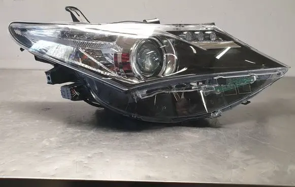 Toyota Auris E180 Headlight/headlamp 8111002E21 89907726
