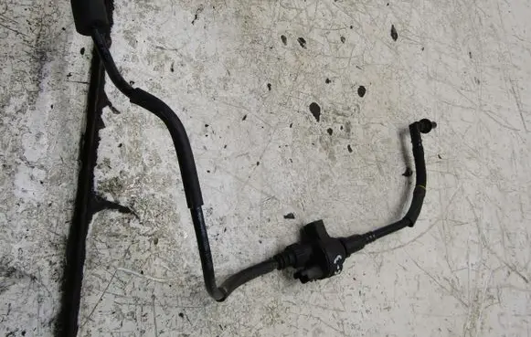 Peugeot 3008 II Turbo solenoid valve 1111