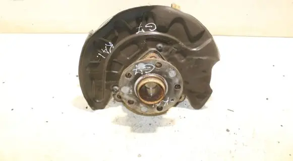 Volkswagen Golf VII Front wheel hub
