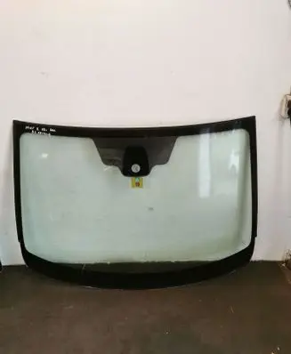Nissan Qashqai Front windscreen/windshield window 