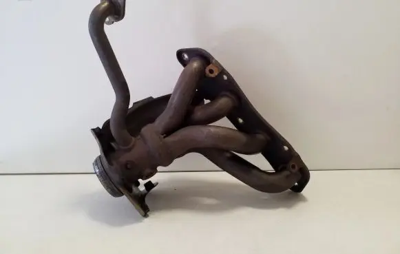 Lexus CT 200H Exhaust manifold