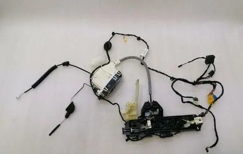 Mercedes-Benz C W204 Front door lock A2047203035