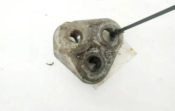 Citroen Berlingo Engine mounting bracket
