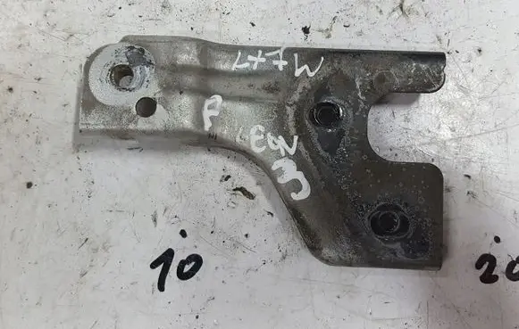 Seat Leon (5F) Fender mounting bracket 5F0805372