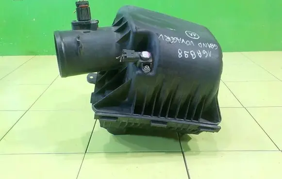 Chrysler Grand Voyager V Air filter box 16AB98