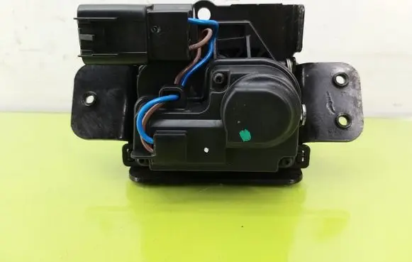 Chevrolet HHR Tailgate/trunk/boot lock/catch/latch 13502697