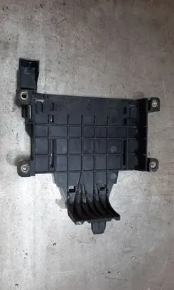 Fender mounting bracket