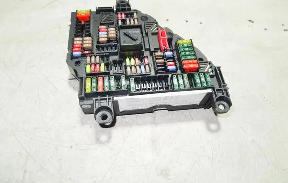 BMW 5 GT F07 Fuse module 9252812