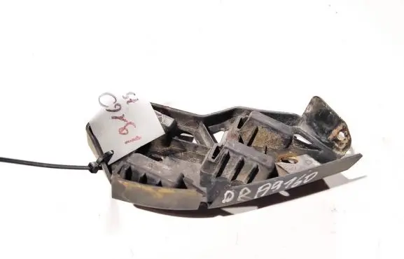 Front bumper mounting bracket