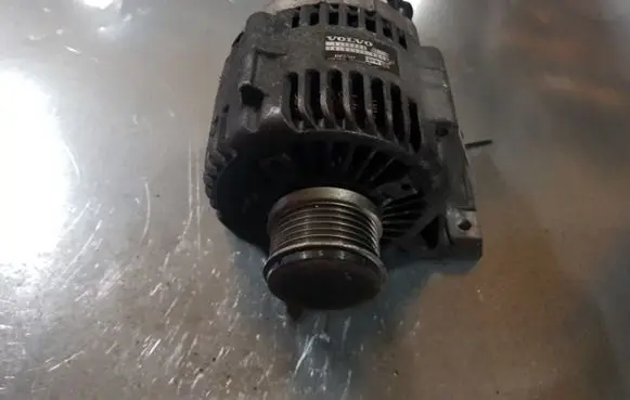 Volvo S40, V40 Generator/alternator 9472908
