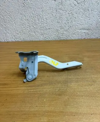 Toyota Corolla E210 E21 Engine bonnet/hood hinges 1368