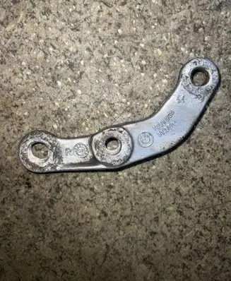 BMW 5 E39 Sway bar bush bracket, front 1091988