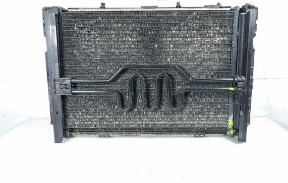 BMW 1 E81 E87 Coolant radiator 752293411
