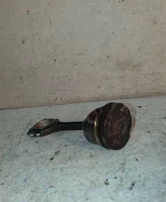 Mercedes-Benz C W205 Piston 