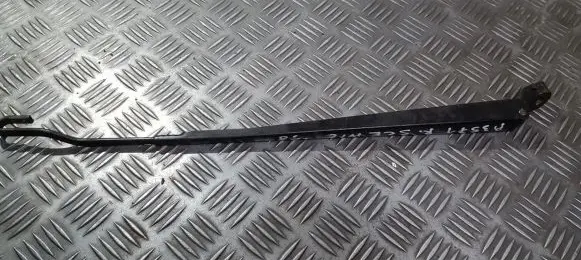 Renault Scenic I Front wiper blade arm 7700843525