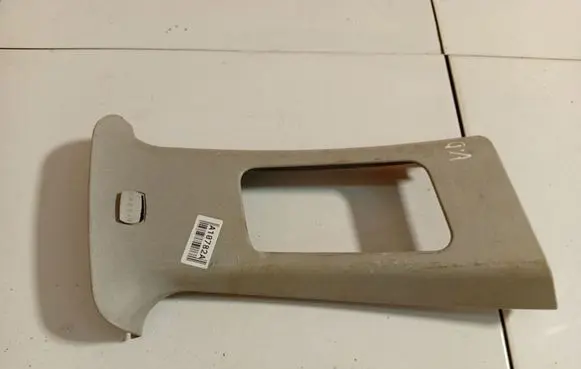 Seat Toledo III (5P) (B) pillar trim (top) 5P0867244F