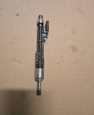 BMW X3 F25 Fuel injector 7597870