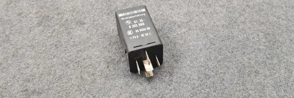 BMW 5 E39 Other relay 8365960
