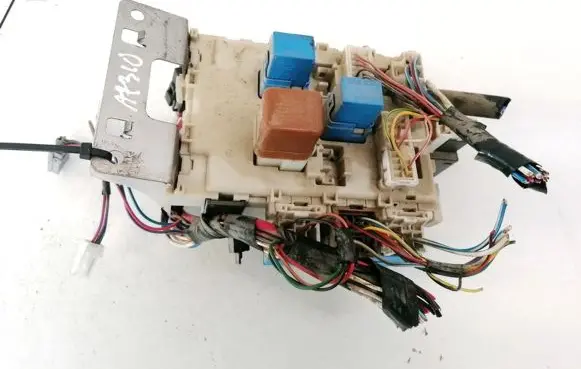 Nissan Almera Tino Fuse box set 24350BU210 0806041