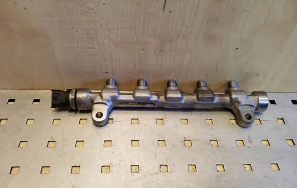 Hyundai i40 Fuel main line pipe 314002A420 0445214181