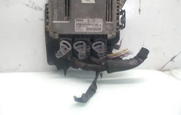 Peugeot 206 Engine control unit/module 0281012528