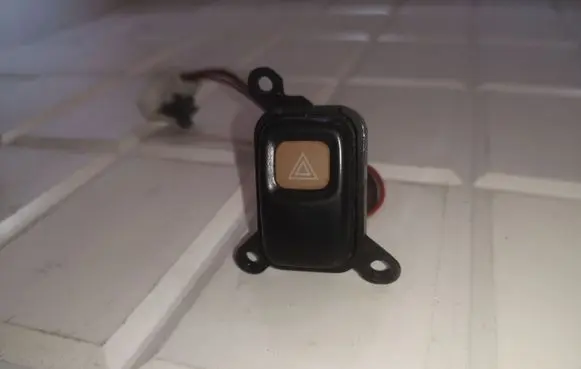 Mazda 626 Hazard light switch 4Y26