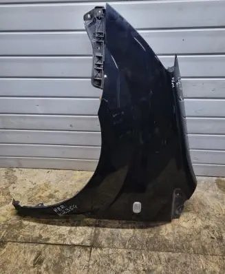 Toyota Corolla Verso AR10 Fender 209