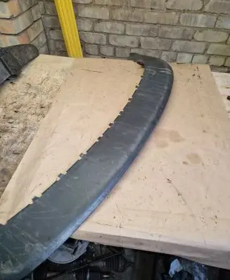 Front bumper lip