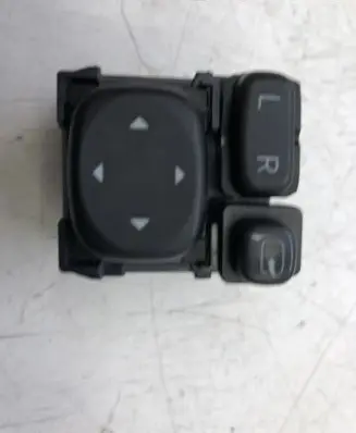 Toyota Avensis T270 Wing mirror switch