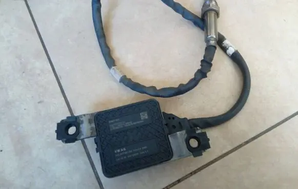 Volkswagen PASSAT B8 Lambda probe sensor 04L907805ES NE67022