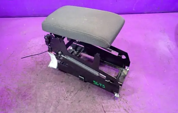 Volkswagen PASSAT B5.5 Armrest 