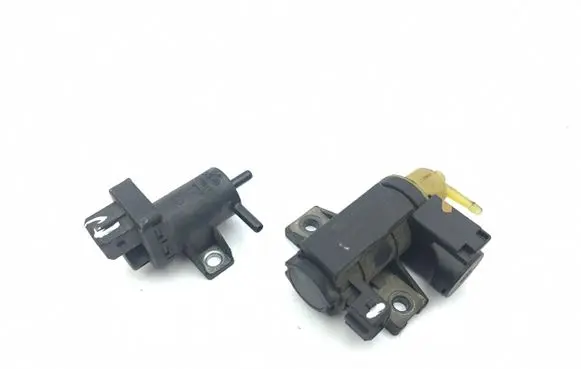 Nissan X-Trail T32 Vacuum valve 8200790180 2932014