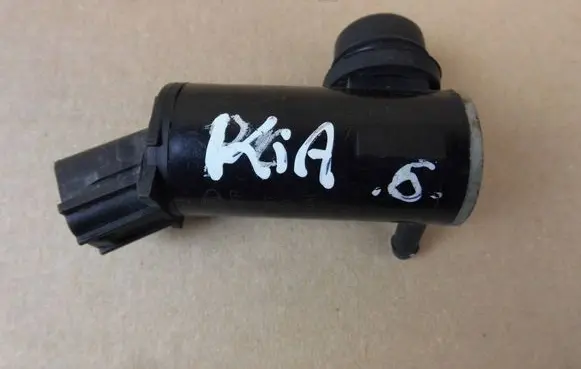 KIA Sportage Windscreen/windshield washer pump 985102S000