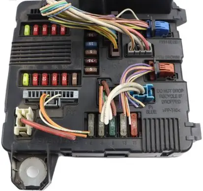 Renault Scenic II - Grand scenic II Fuse module 8200306033A S118399300J