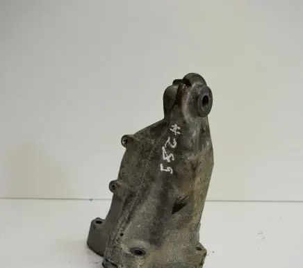 Mercedes-Benz C W204 Engine mounting bracket A6512233504