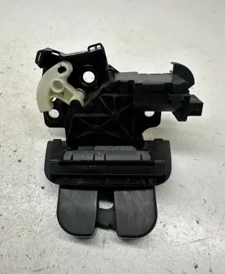 Audi A4 S4 B7 8E 8H Tailgate/trunk/boot lock/catch/latch 8E9827520A 8P4827505C