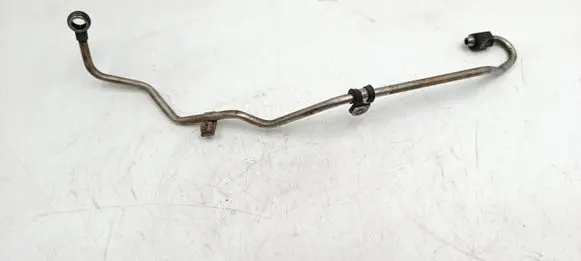 Volkswagen PASSAT B7 Fuel line pipe 