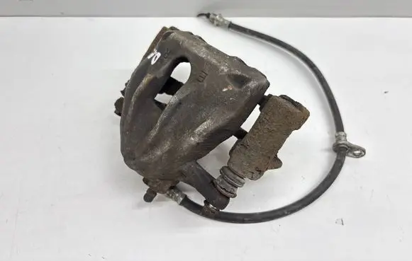 Toyota Avensis T250 Front brake caliper 