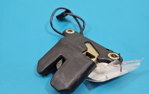 Audi A8 S8 D2 4D Tailgate/trunk/boot lock/catch/latch IMPRK1528054