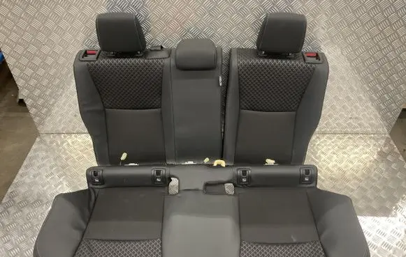 Toyota Yaris XP210 Second row seats PK13884