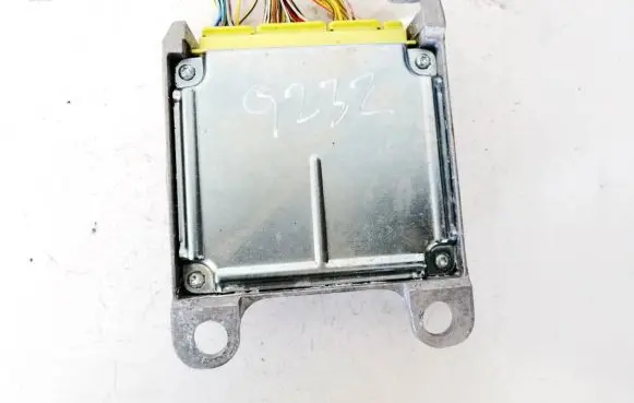 Toyota Avensis T250 Airbag control unit/module 8917005120 89170-05120