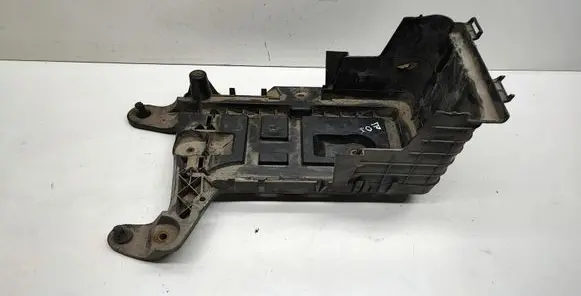 Volkswagen Golf V Battery tray 1K0915333