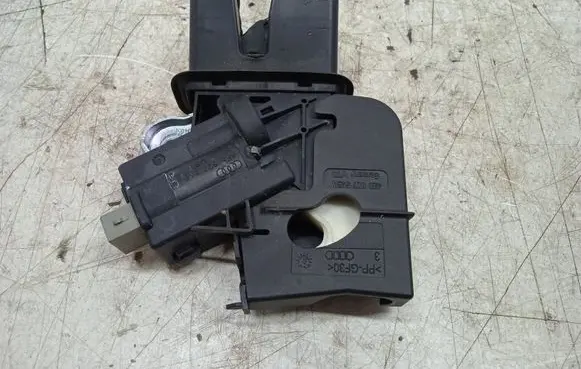 Audi A6 S6 C6 4F Tailgate/trunk/boot lock/catch/latch 4F5827505