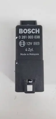 Volkswagen Golf V Glow plug pre-heat relay 0281003038 038907281D