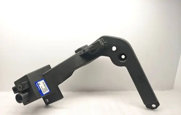 Volvo XC40 Fender mounting bracket 32234761