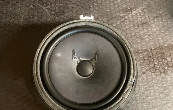Jaguar XF X250 Front door speaker 6M2T18808AC C28T1111 065182F02