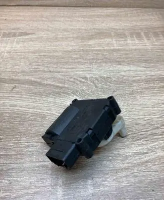 Audi A6 S6 C6 4F Air flap motor/actuator 0132801359 CZ1168803141