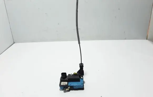 Volvo V70 Front door lock 30699748